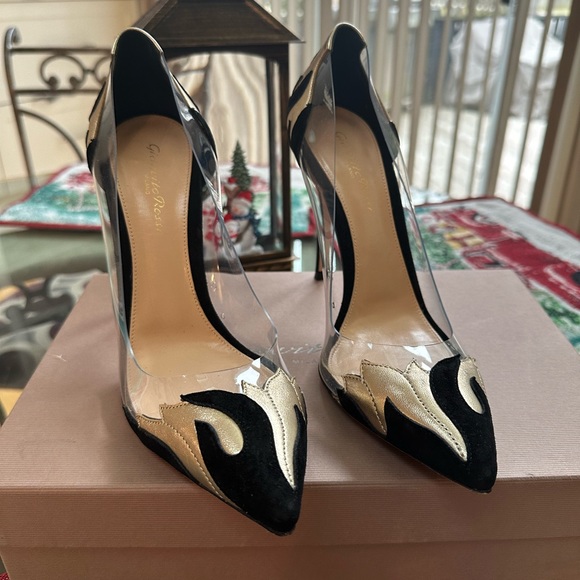 Gianvito Rossi plexi 105mm pump. - Picture 4 of 4